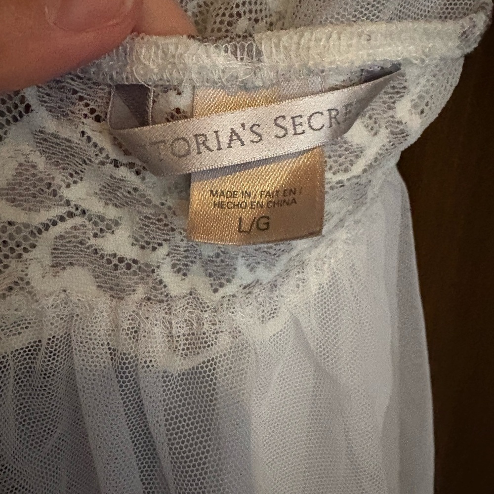 Victorias Secret Elegant Lace Halter White Nightgown lingerie size large - Picture 2 of 2